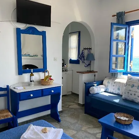 Cavos Studio By The Sea Holiday home
